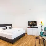 Komfortables Studio-apartment Hoechsten By Interhome